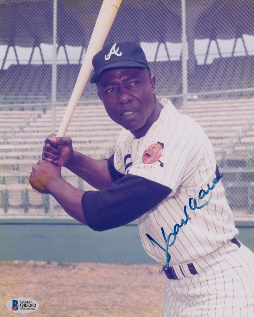 Hank Aaron Autographed Photo Beckett COA (1 of 3)