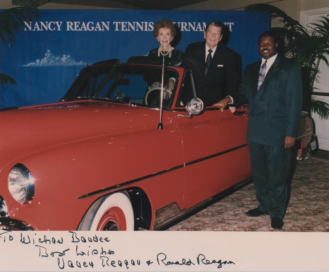 Ronald and Nancy Reagan Signed Photo Beckett LOA (1 of 4)