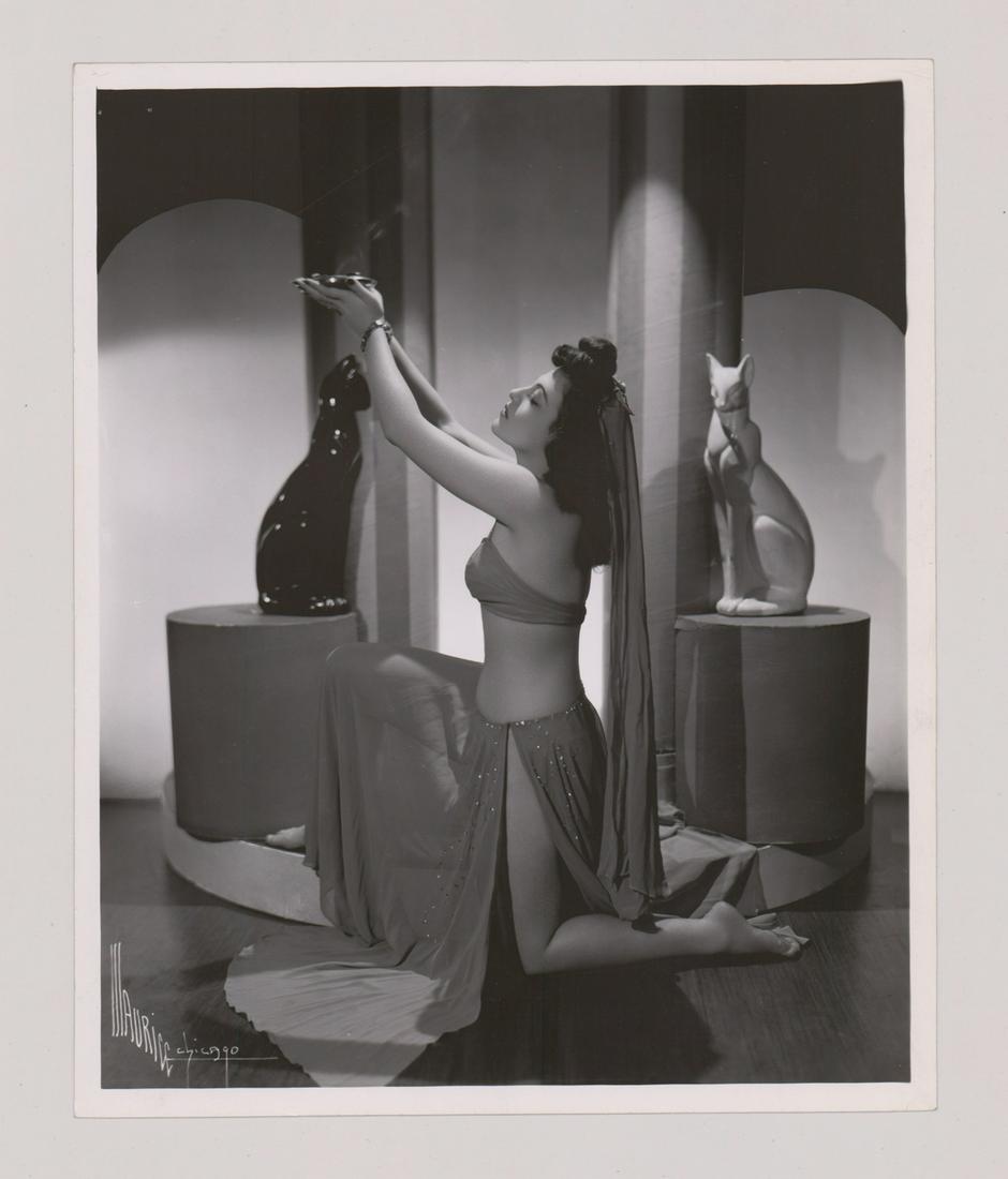 Maurice of Chicago Burlesque Dancer Photo (1 of 2)