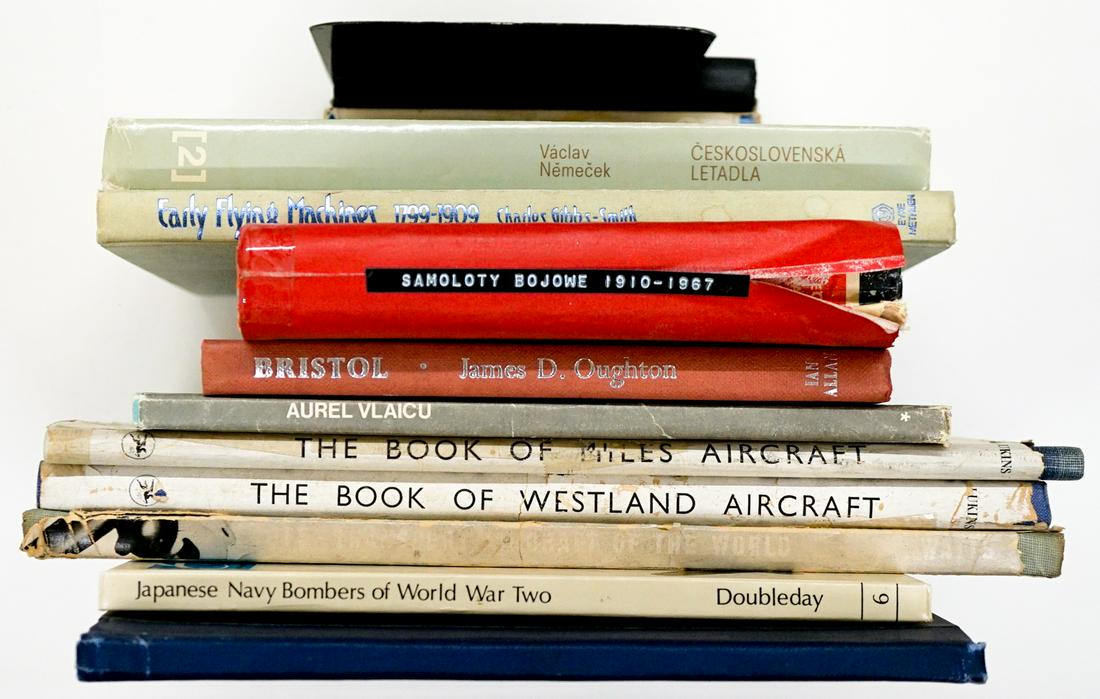 Vintage Aircraft and Aviation Books (12) (1 of 4)