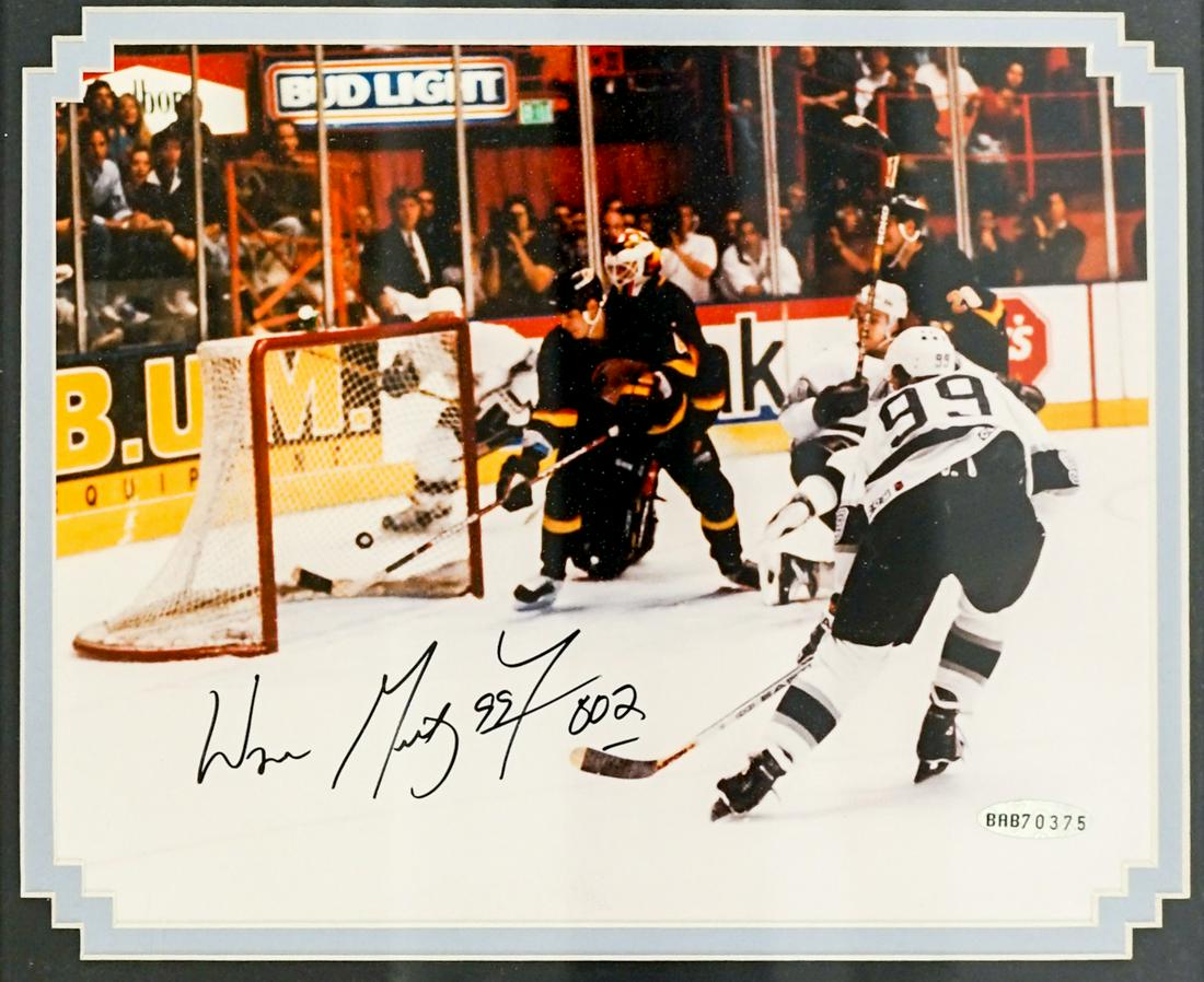 Wayne Gretzky UDA Signed 802nd Goal Photo (1 of 7)