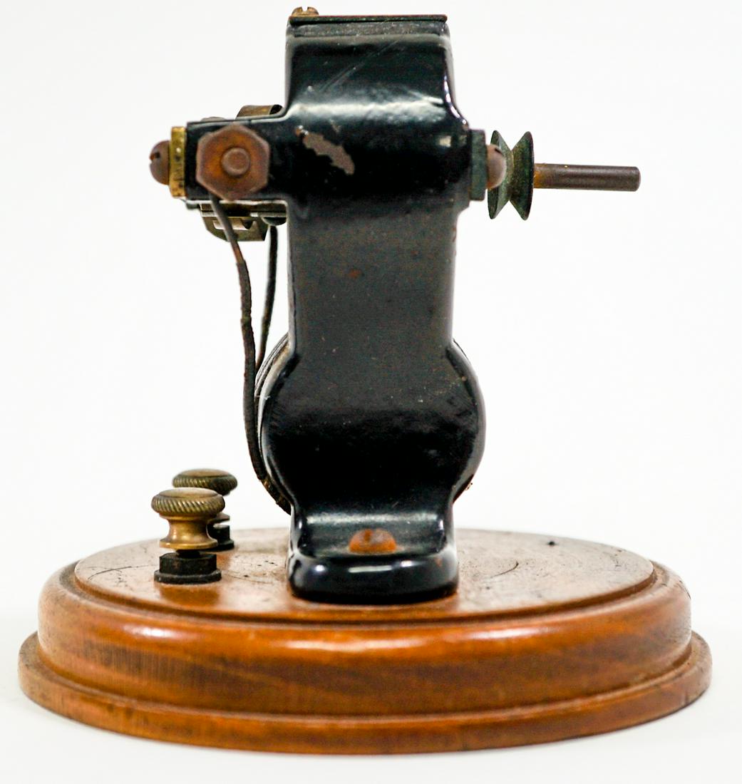 REX Antique Open Electric Motor: REX Antique open electric motor. Measures 3.25 in. tall including base and with a 3.375 in. diameter base. If lot is absent of a condition report one may be requested via email. Condition report is pr