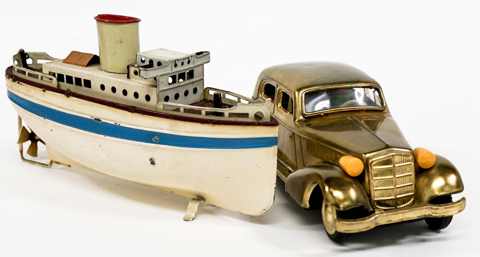 Vintage Car and Wind-Up Boat (1 of 12)