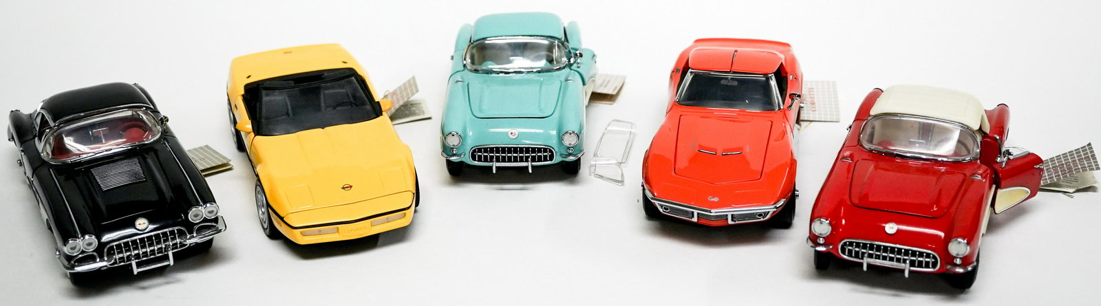 Franklin Mint (5) Precision Die Cast Models: Five (5) Franklin Mint precision die cast models. 1:24 scale. Includes: 1969 Chevrolet Corvette B11RH57; 1958 Chevy Corvette B11TG76; 1957 Corvette B11TC55; 1956 Corvette; B11R121; and 1986 Corvette B