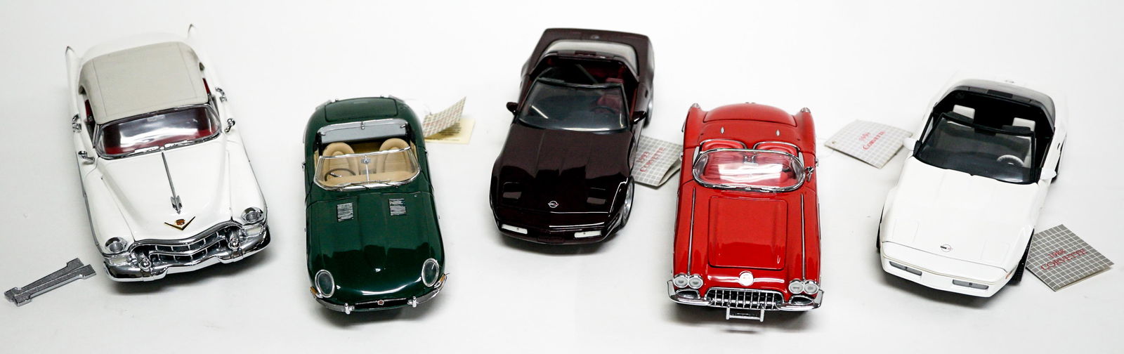Franklin Mint (5) Precision Die Cast Models: Five (5) Franklin Mint precision die cast models. 1:24 scale. Includes: 1988 Corvette B11TY53; 1993 Corvette B11U063; 1959 Corvette B11UW49 in original box and styrofoam; 1961 Jaguar B11TC05; 1953 Cad