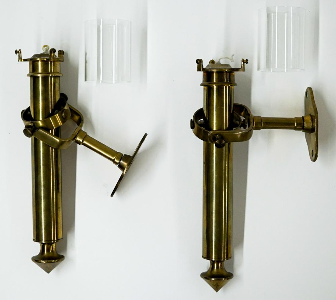 Vintage (2) Gimbaled Ship Wall Lanterns [Brass] (1 of 4)