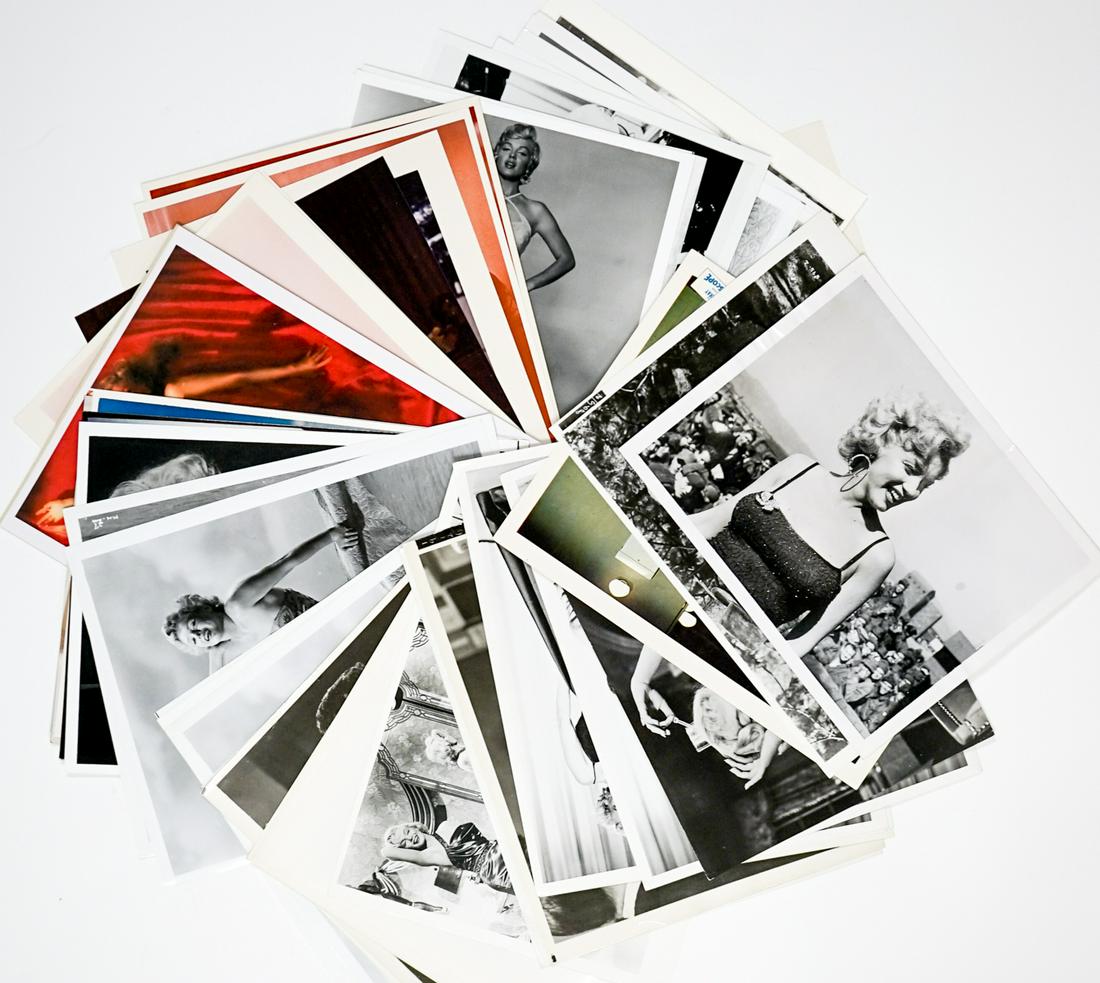 Marilyn Monroe (40+) Publicity Photos (1 of 6)