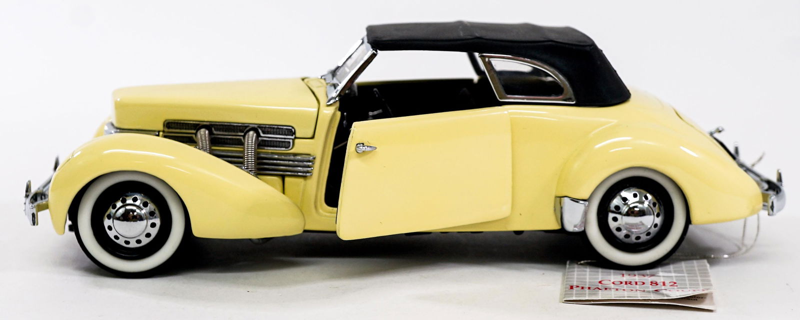 Franklin Mint 1937 Cord 812 Phaeton 1:24 Scale (1 of 8)