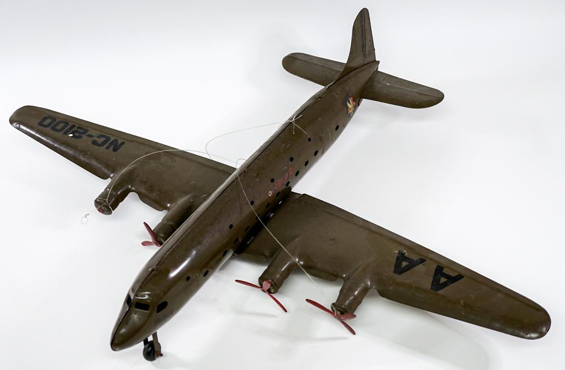 American Airlines Model NC2100 Toy Airplane (1 of 15)