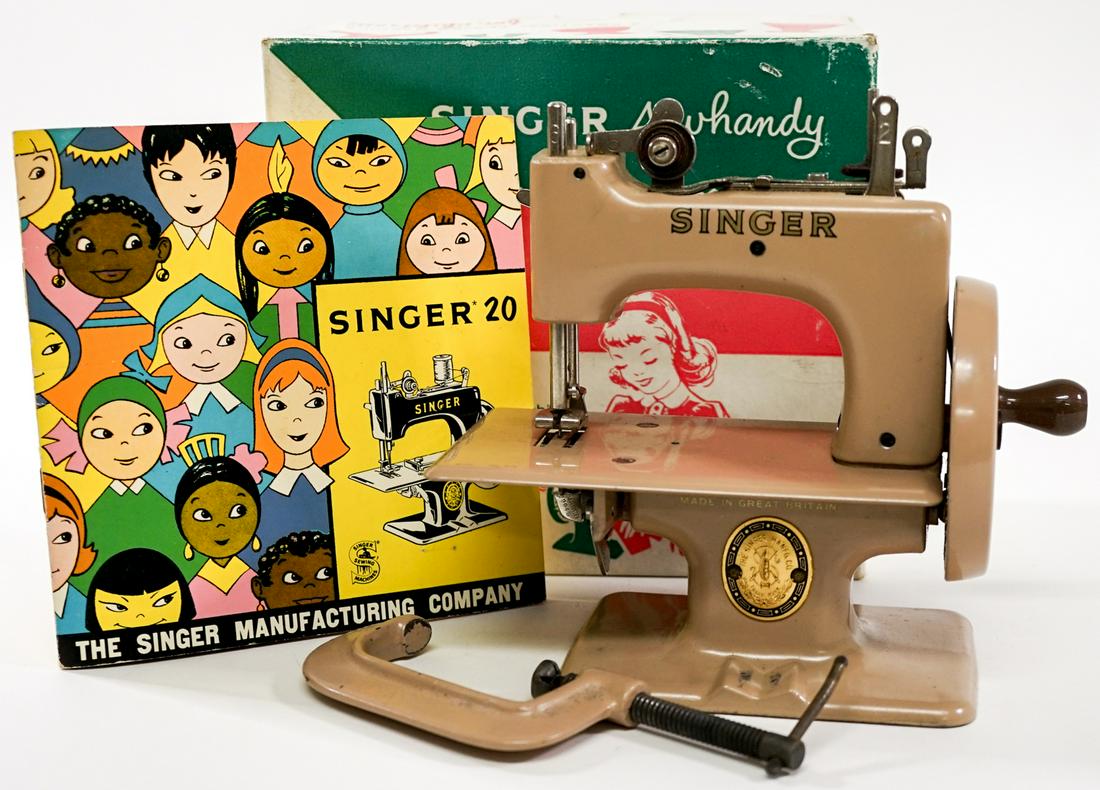 Singer No.20 Toy Sewing Machine MIB (1 of 12)