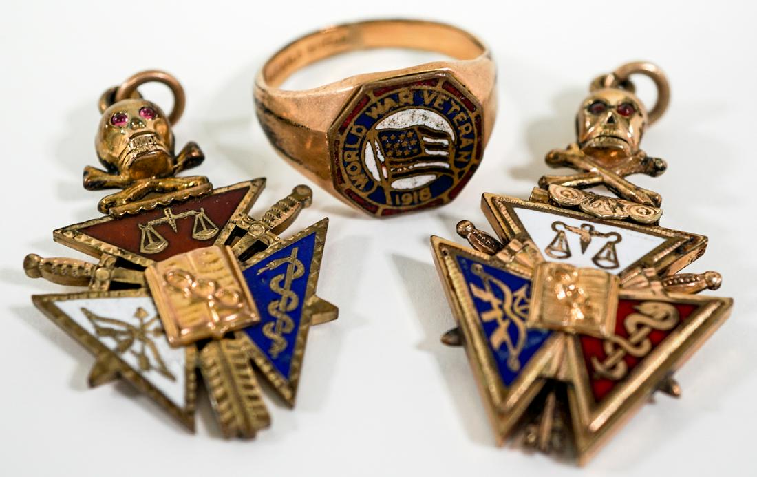 Masonic Fobs: Masonic fobs and WWI Veteran ring. Fobs are unmarked, ring is 14k Gold Shell. If lot is absent of a condition report one may be requested via email. Condition report is provided as an opinion only and