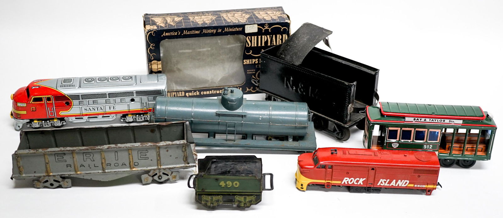 Assorted Model Train Parts (1 of 4)