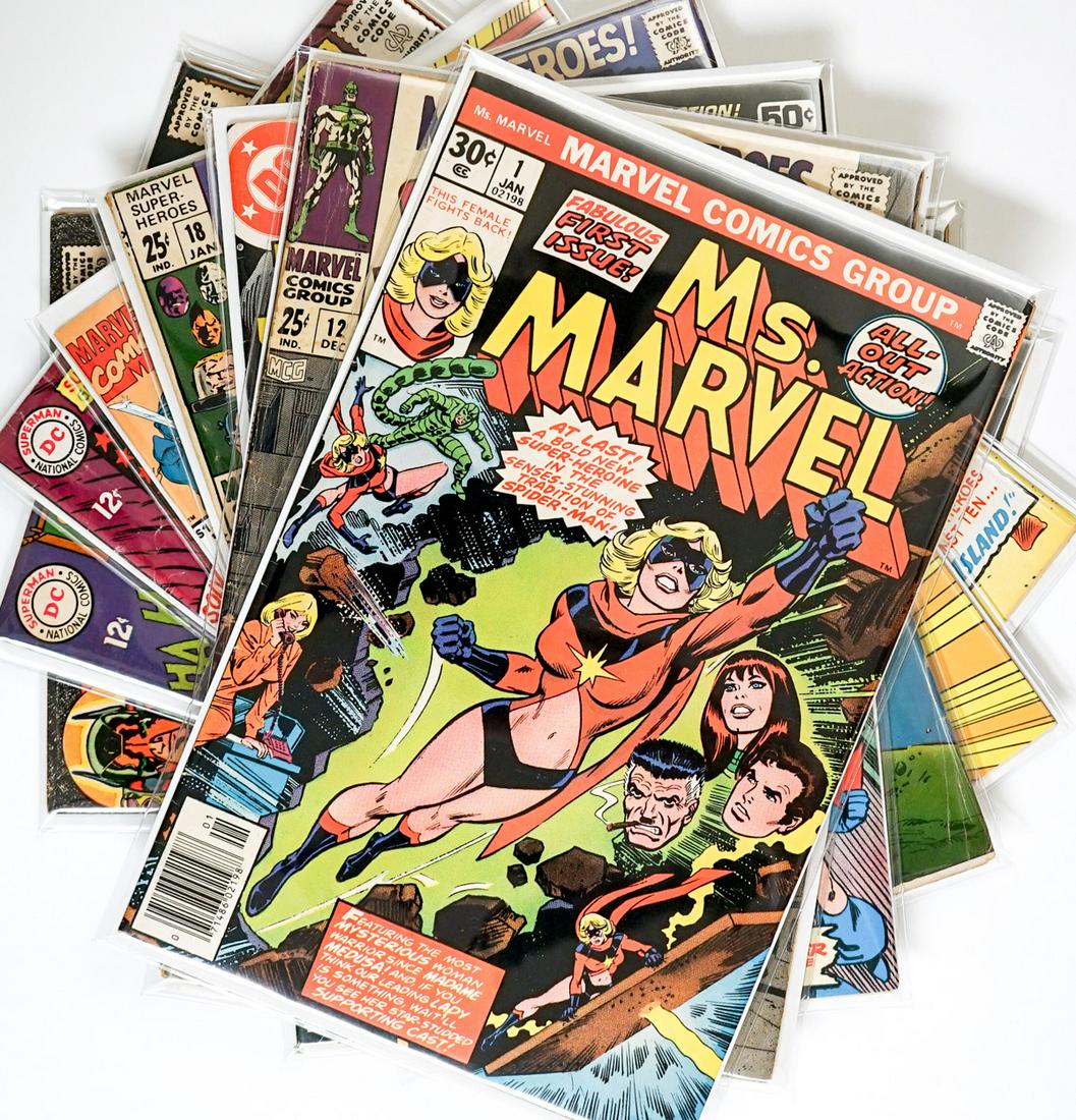 [Ms. Marvel, Captain Marvel] (8) (1 of 9)