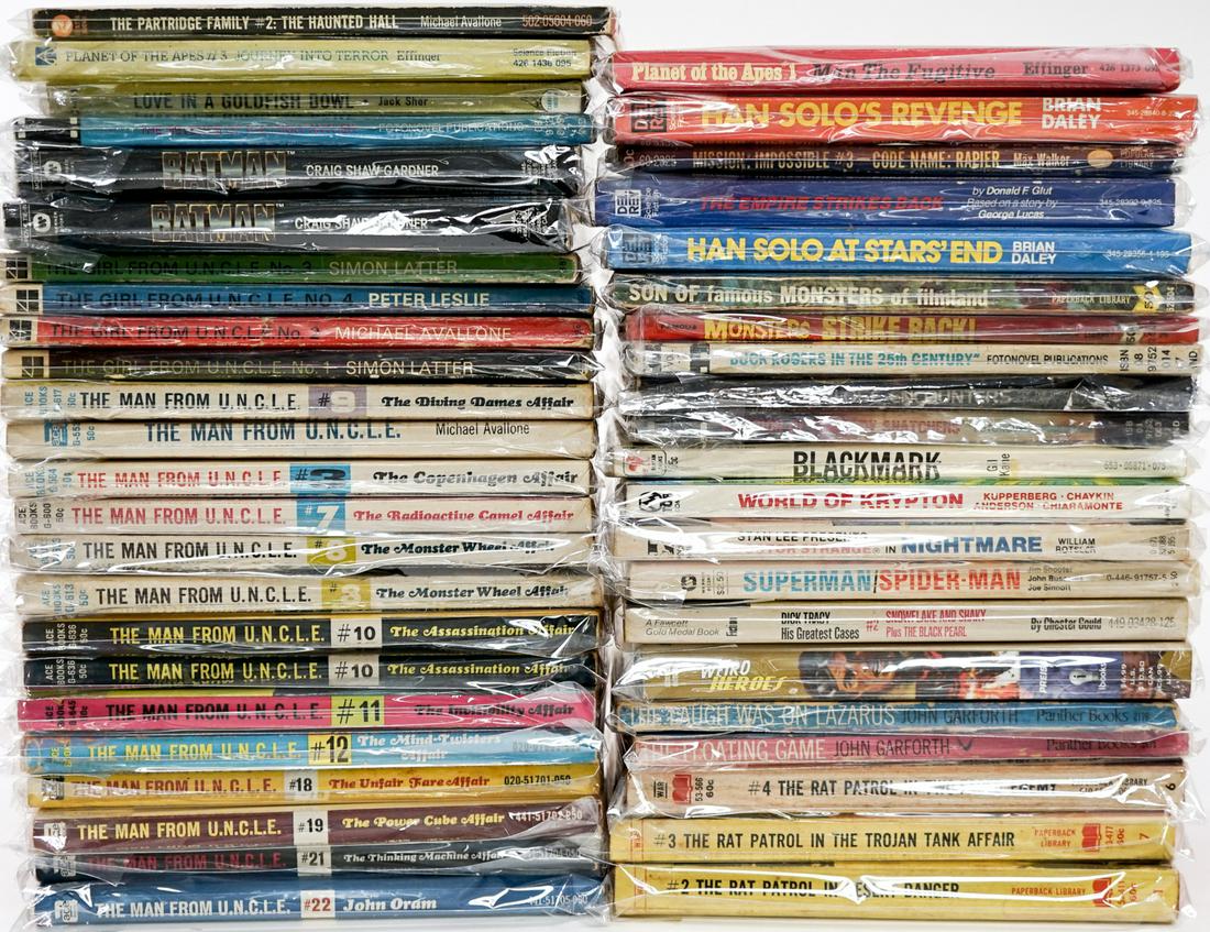 Movie and TV (45) Paperbacks [Star Wars] (1 of 4)