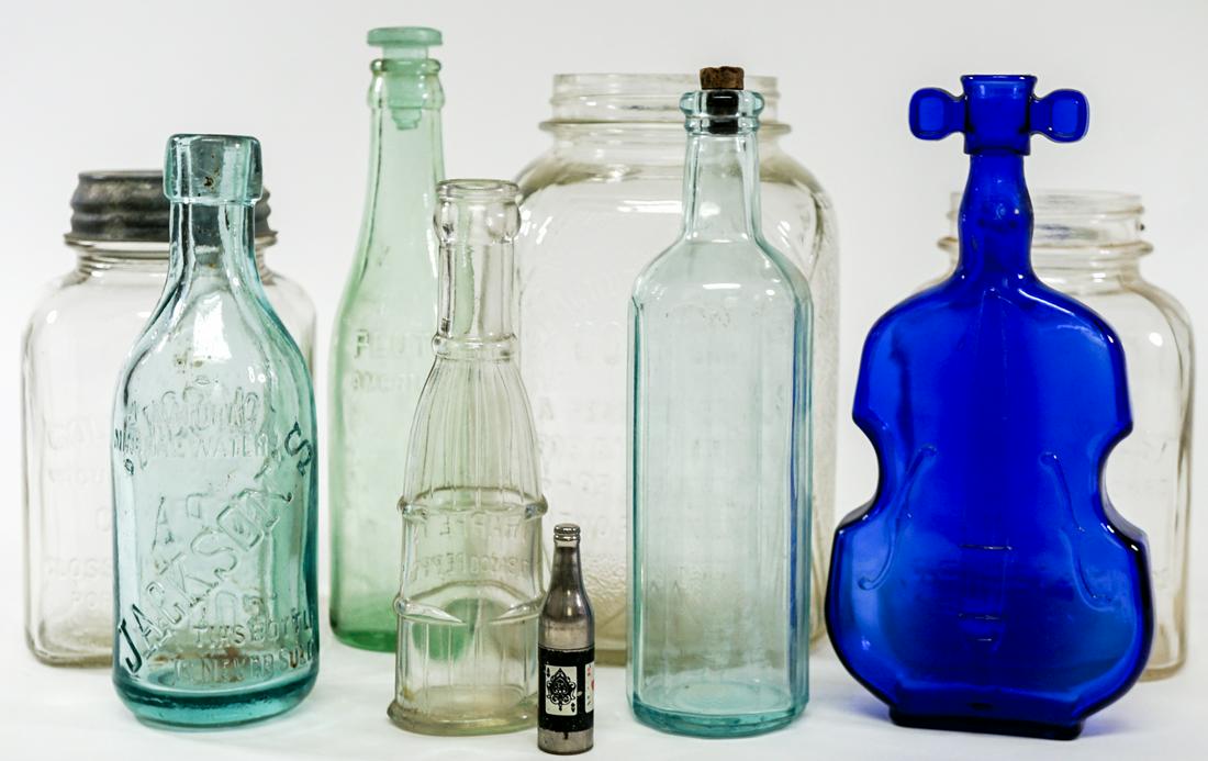 Antique and Vintage (8) Glass Jars / Bottles (1 of 4)