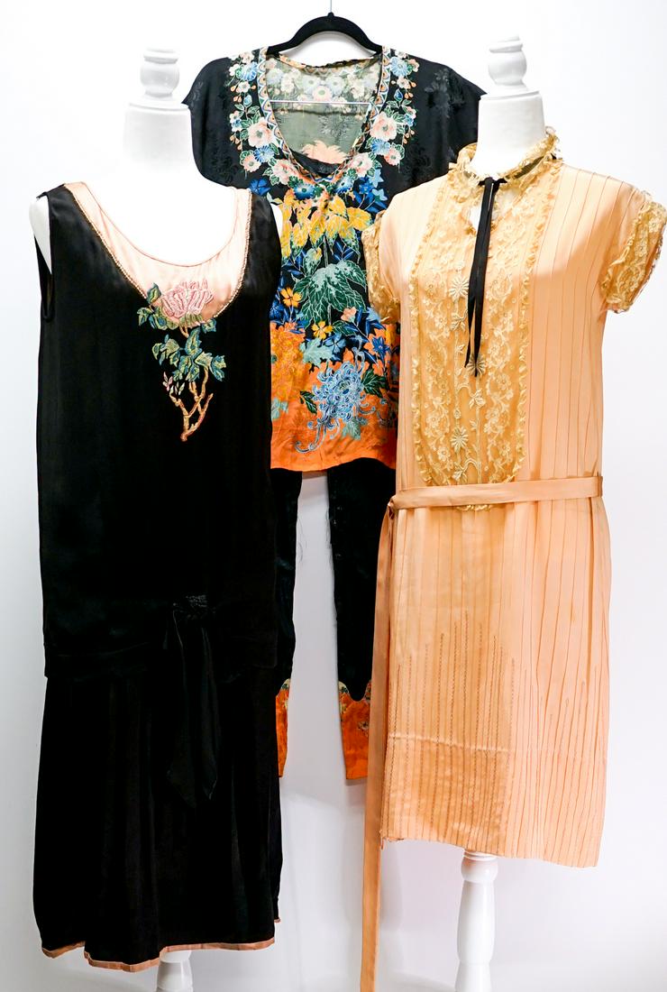 Vintage (3) Ladies Silk Asian Style [Dresses] (1 of 16)