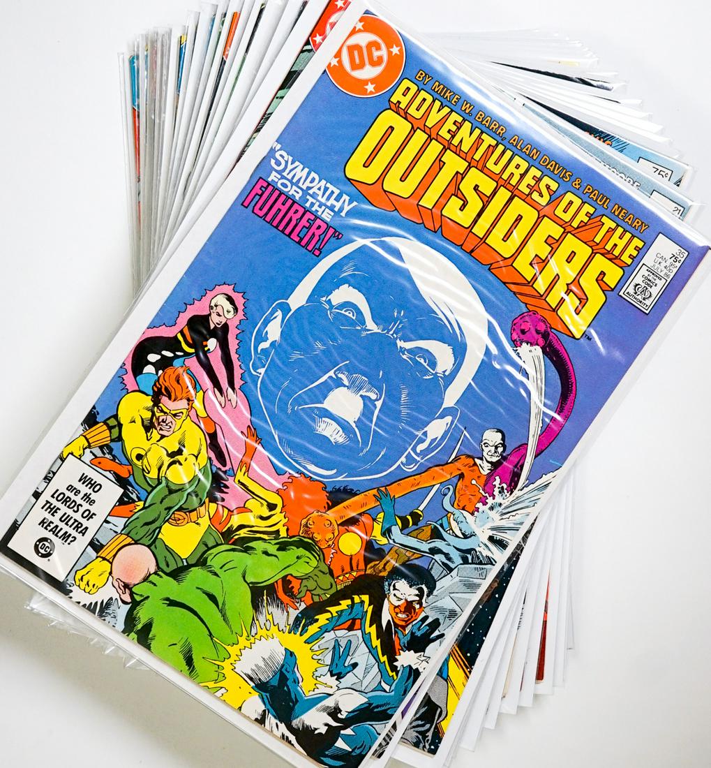 Batman and the Outsiders (29) NM-MT/MT: Batman and the Outsiders (29) NM-MT/MT. If lot is absent of a condition report one may be requested via email. Condition report is provided as an opinion only and is no guarantee as condition can be s