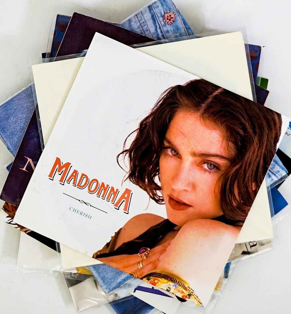 Madonna (15) 45 RPM Vinyl [Picture Sleeves] (1 of 16)