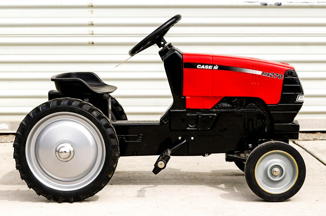 Case IH MX270 Pedal Tractor (0023) on Jul 20, 2022 Grant Zahajko