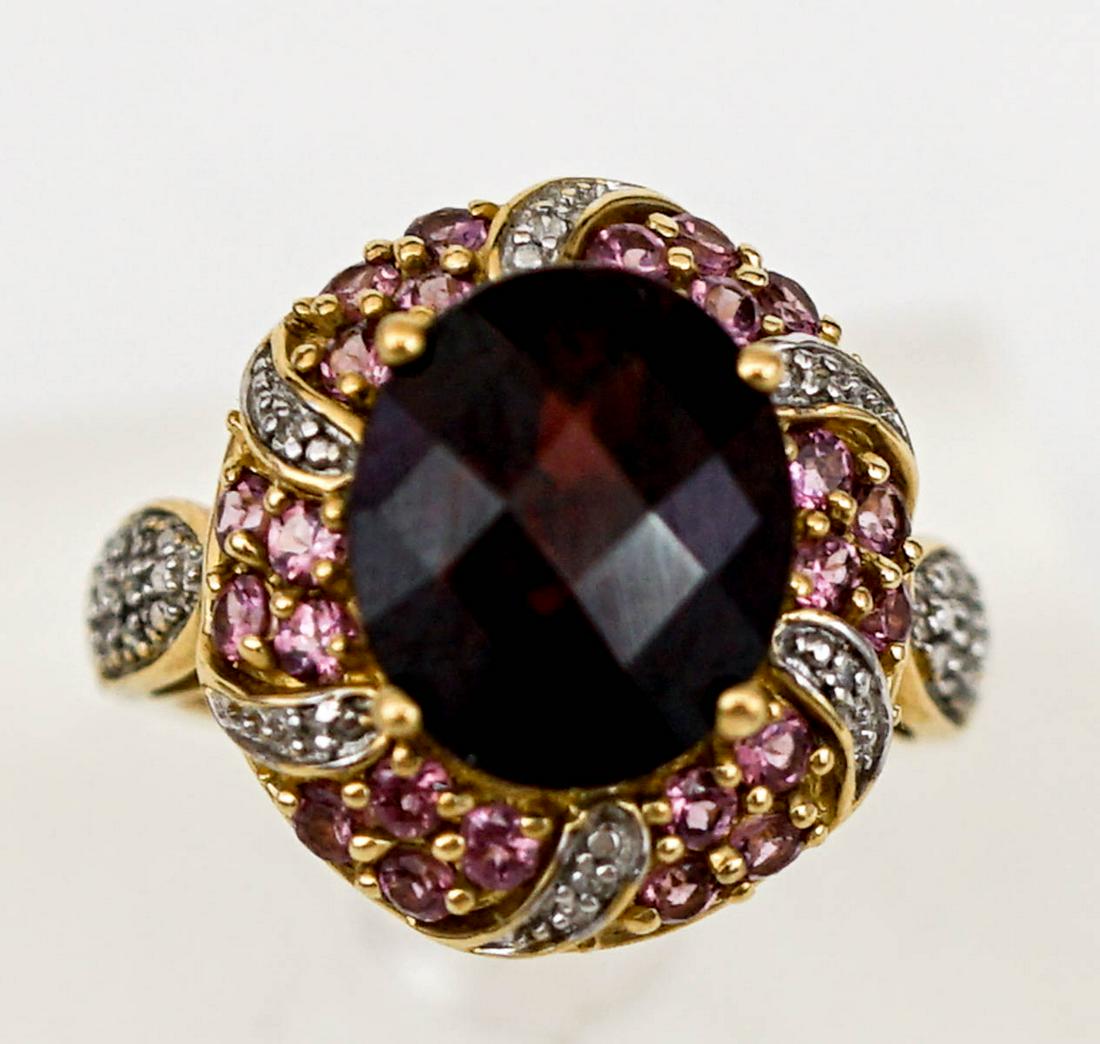 Ladies 10k Yellow Gold & Garnet Ring (1 of 7)