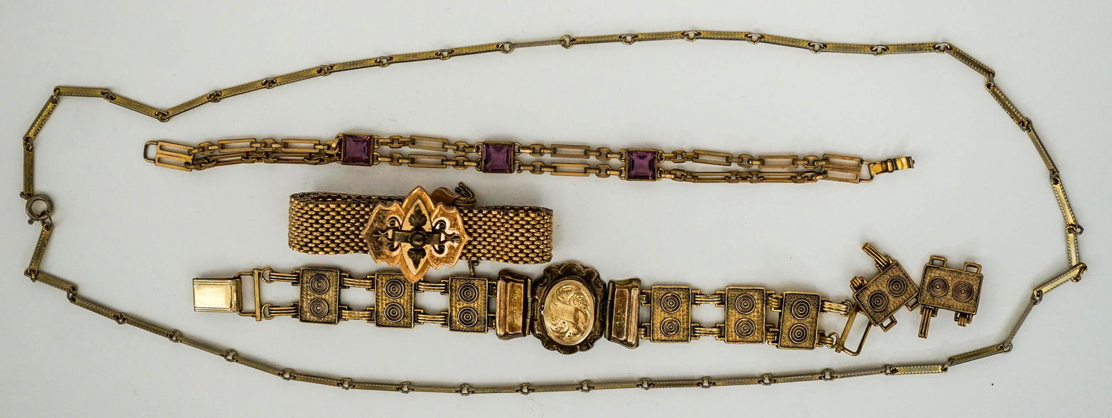 Gold (4) Jewelry Pieces (1 of 8)