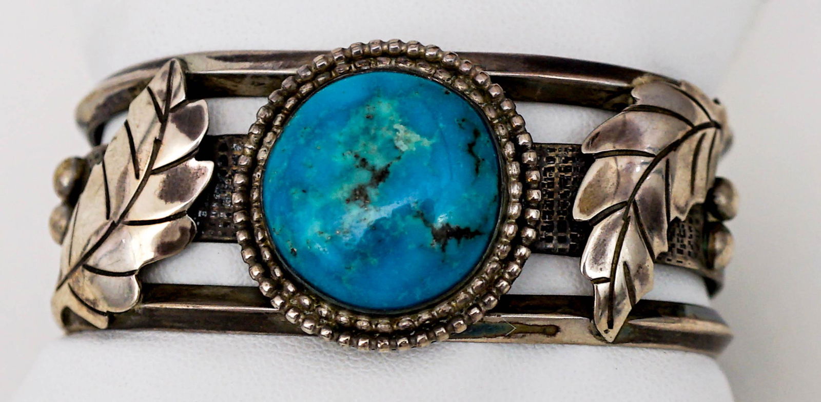 Vintage Navajo Cuff Bracelet (1 of 6)