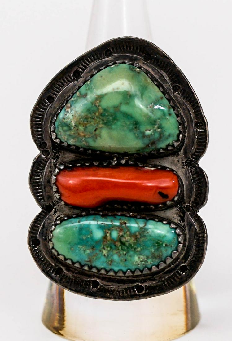 Navajo Vintage Signed & Dated (1977) Ring: Head measures 1.75 inches x 1.125 inches. Signed Robert Lee?. dated '77. Excellent condition. Size 8. If lot is absent of a condition report one may be requested via email. Condition report is provide