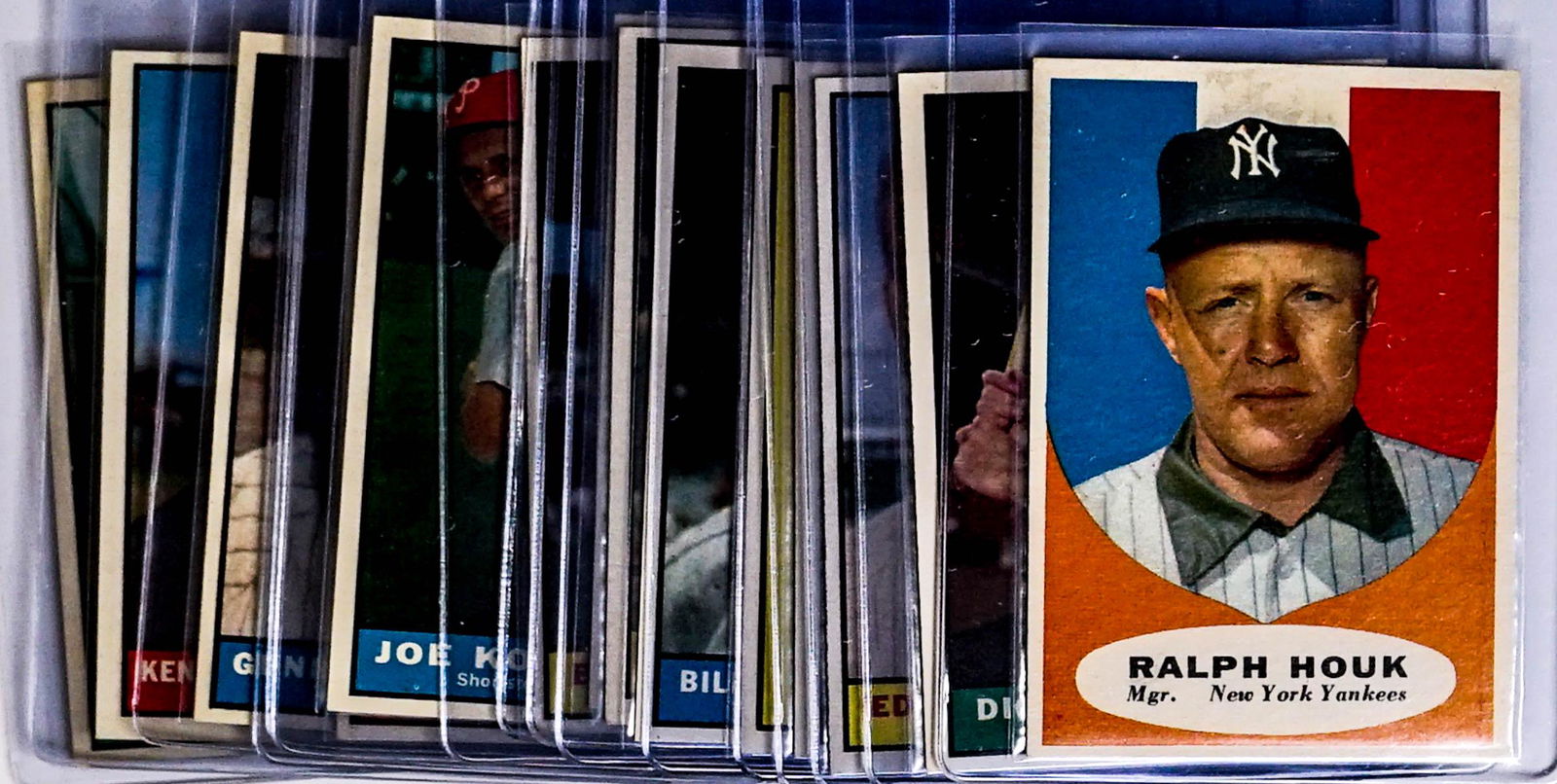 1961 Topps Baseball HIGH GRADE Cards (16) (1 of 9)