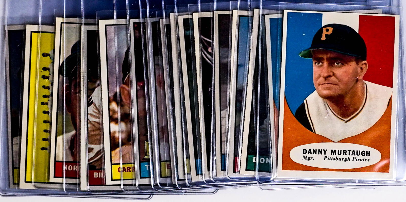 1961 Topps Baseball HIGH GRADE Cards (16) (1 of 9)