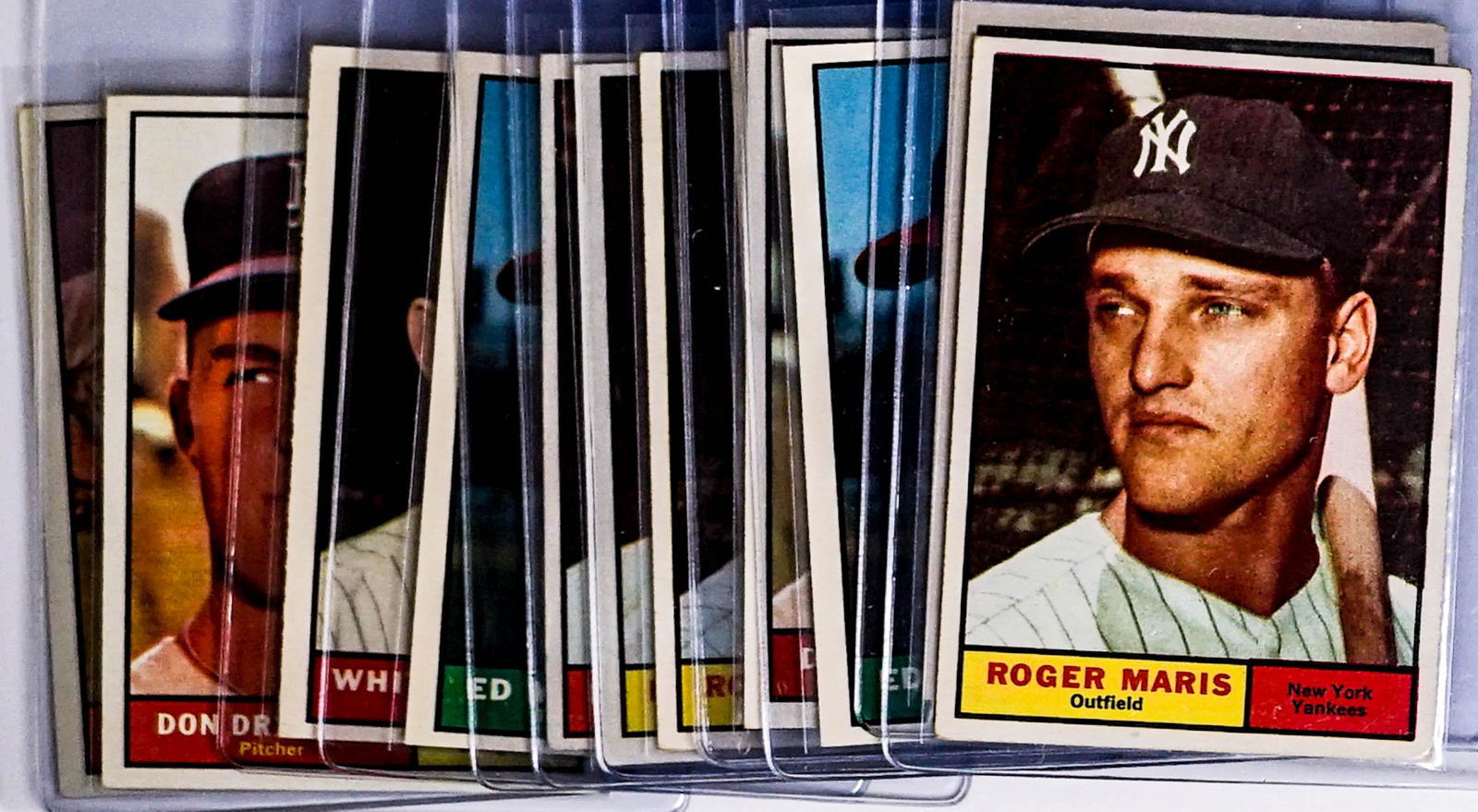 (12) 1961 Topps Baseball Cards (1 of 7)