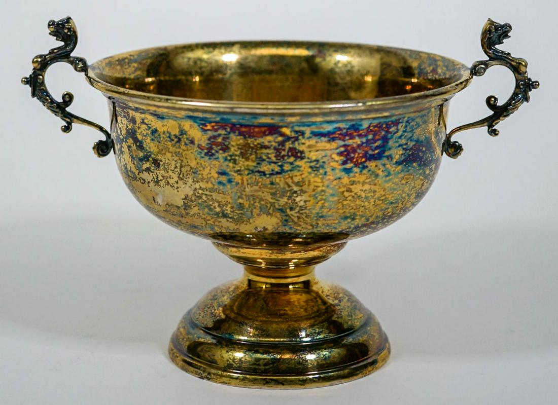 Reed & Barton Sterling Handled Pedestal Bowl: Reed & Barton Sterling Handled Pedestal Bowl. Measures 4.125 x 6.25 inches. Weighs 196 Grams. Excellent condition. Provenance: Estate of David Milot. David was a Real Estate Broker by trade and a pass