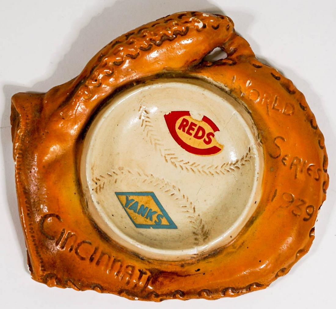 1939 World Series Plaster Mitt Souvenir Dish (1 of 5)