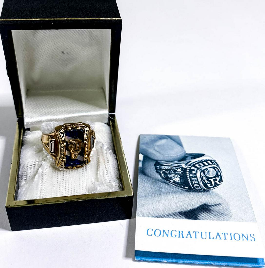 A 10k Yellow Gold Class Ring (1 of 7)