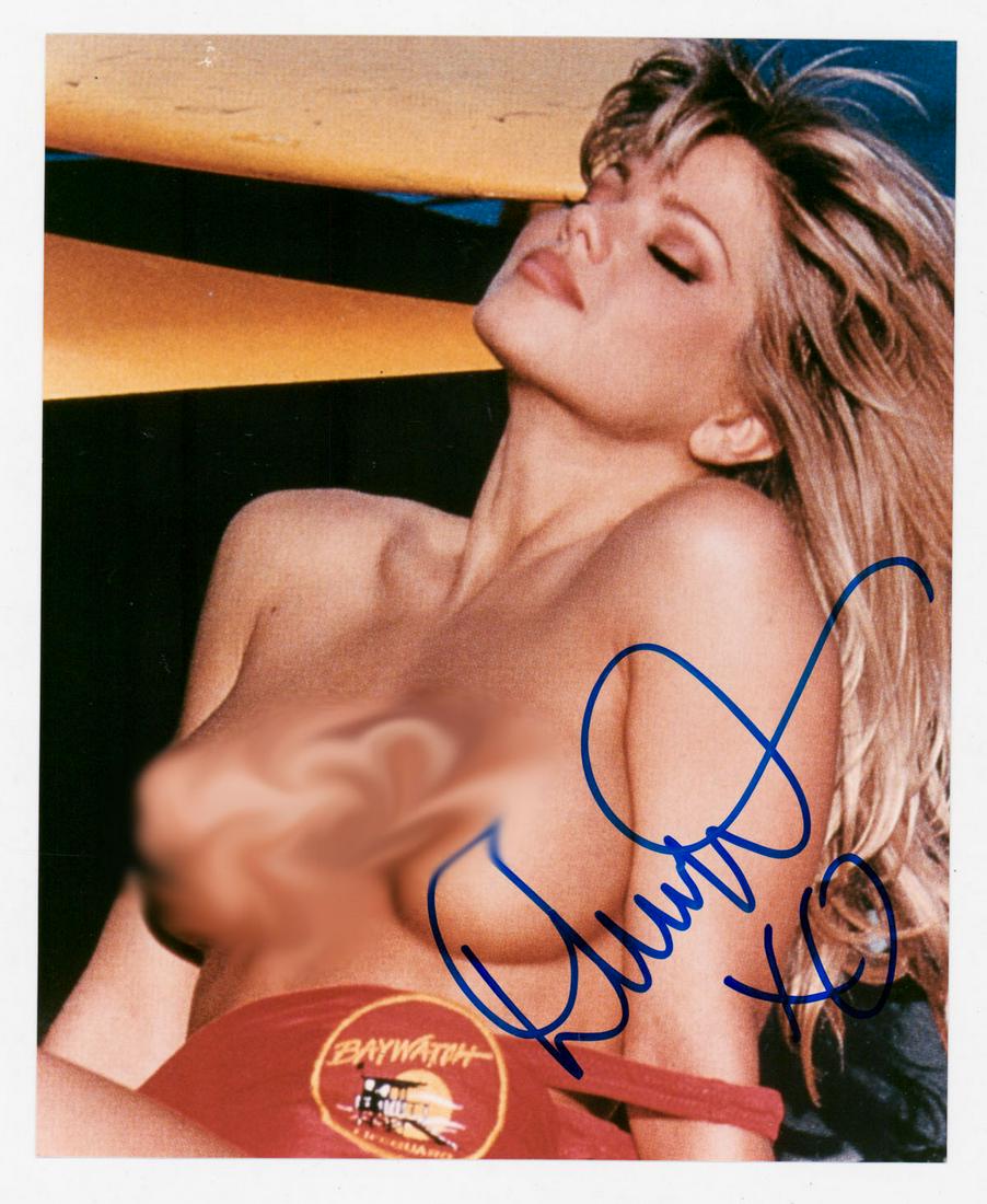 Donna D'Errico Photo Signed [Beckett COA] (1 of 3)