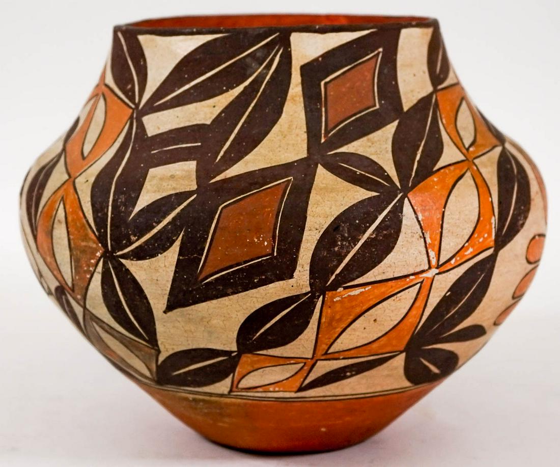 Acoma Pueblo Bird Olla Pot (1 of 10)