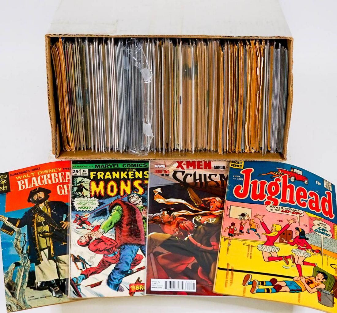 Short White Box of Assorted Comics Books (1 of 4)