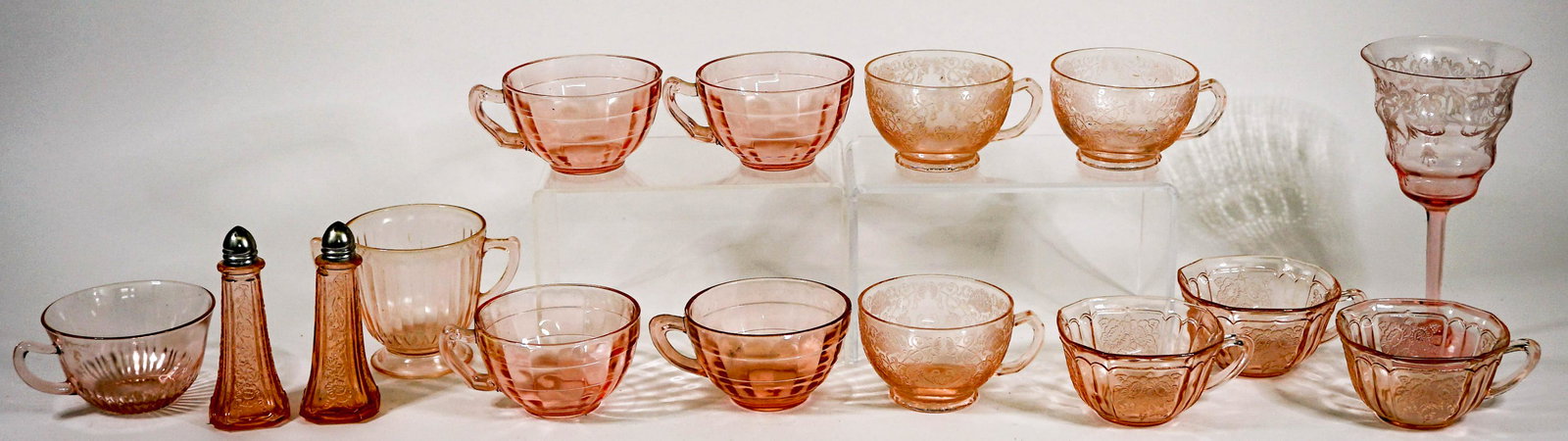 Vintage (15) Pink Depression Glassware (1 of 11)