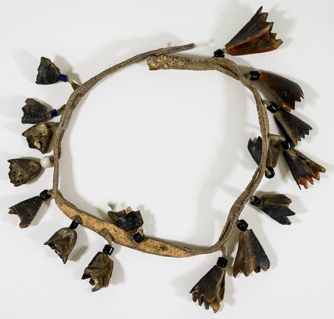 Native American Deer Hoof Beaded Accessory (1 of 5)
