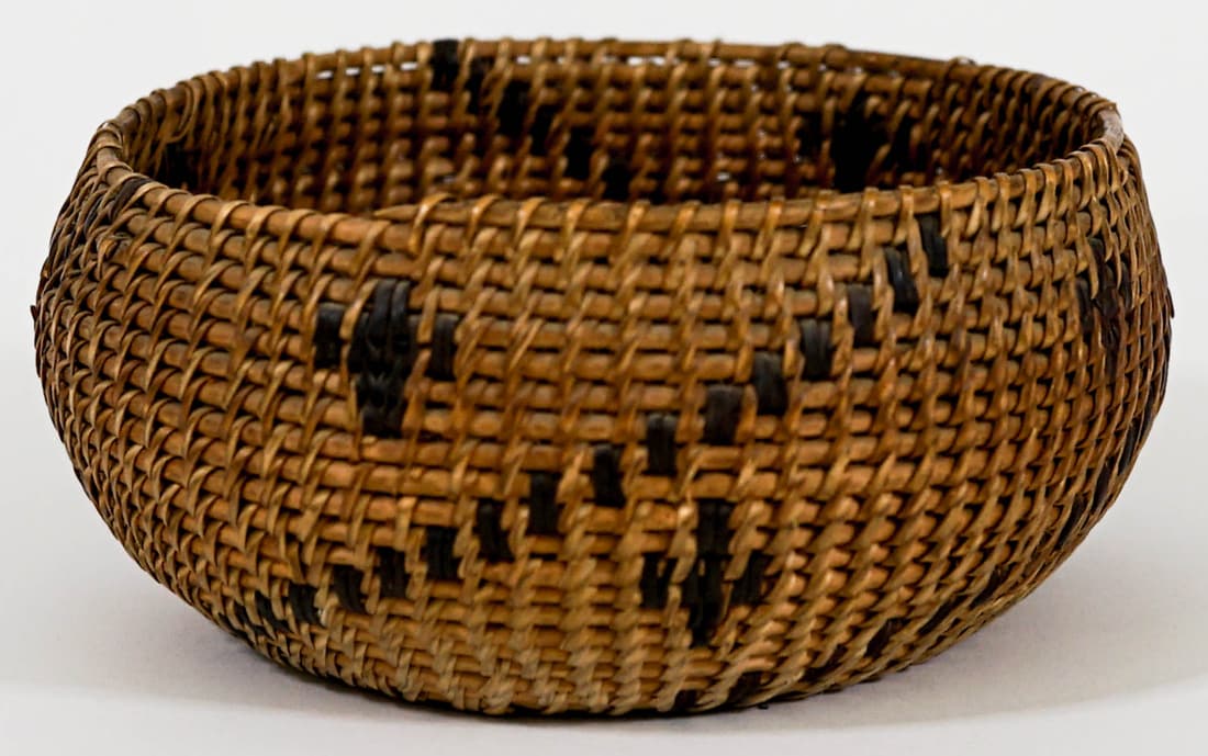 Paiute Native American Twined Basket (1 of 6)