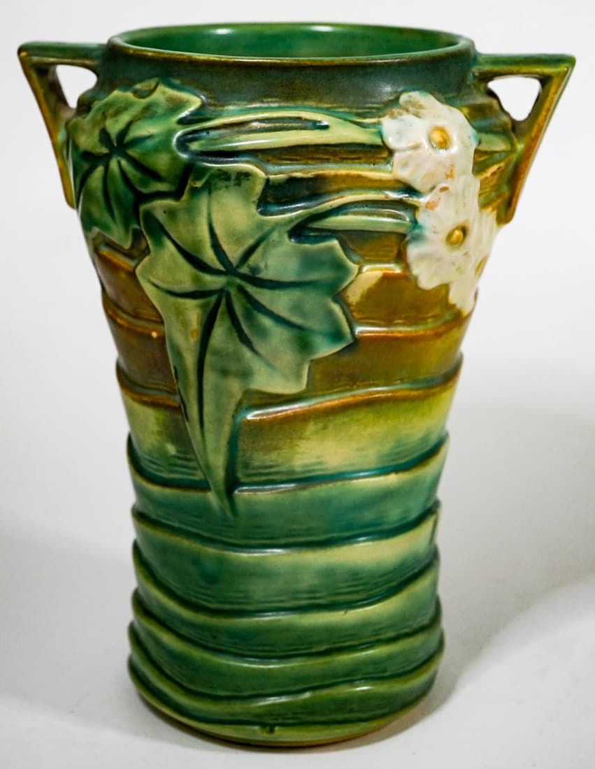 Roseville Luffa Double Handled 8 IN Vase (1 of 9)