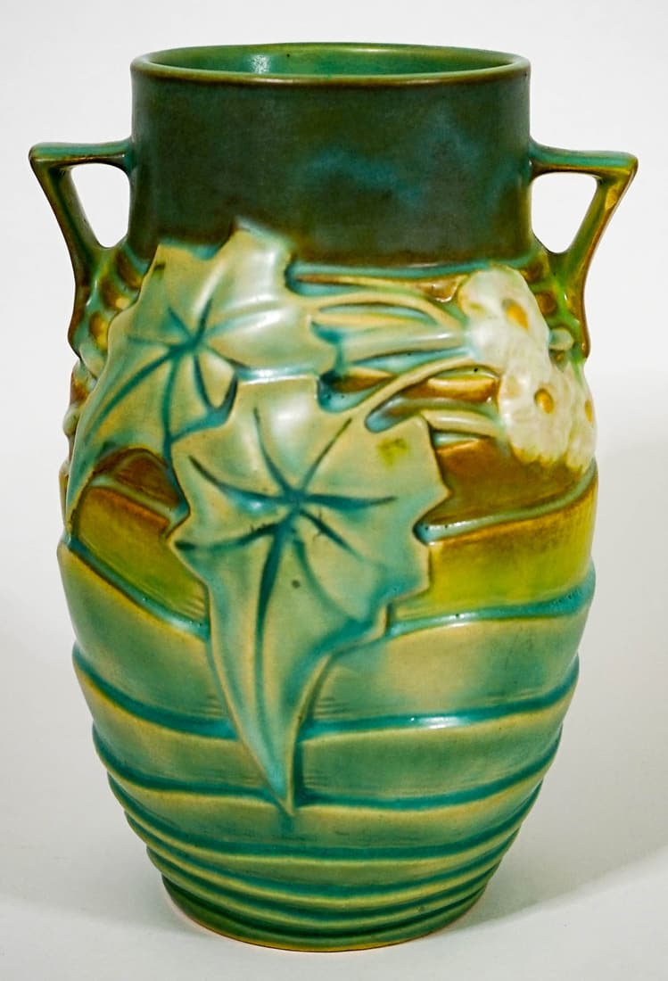 Roseville Luffa Double Handled 8 IN Vase (1 of 6)