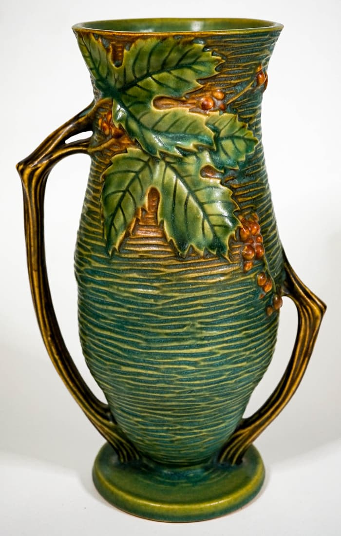 Roseville Green Bushberry 10 IN Vase 37-10 (1 of 6)