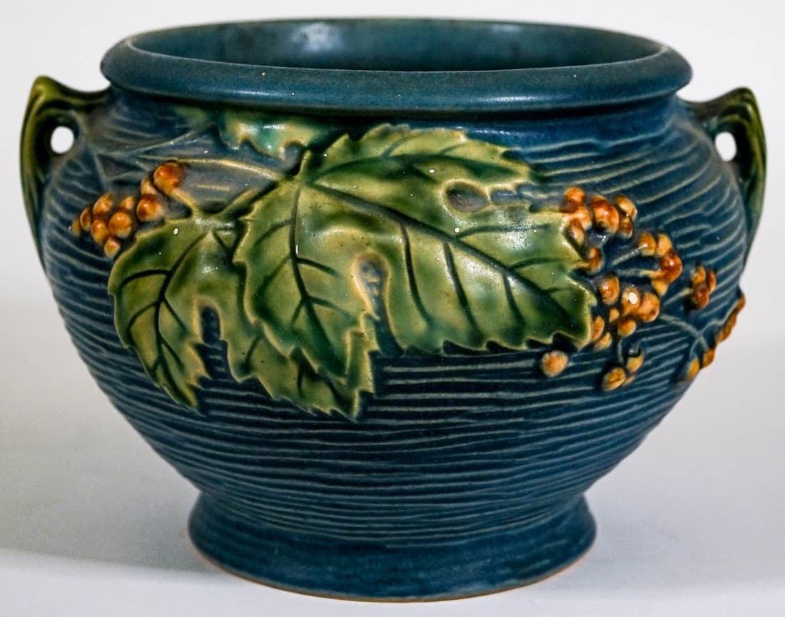 Roseville Blue Bushberry 5 IN Jardiniere 657-5 (1 of 6)