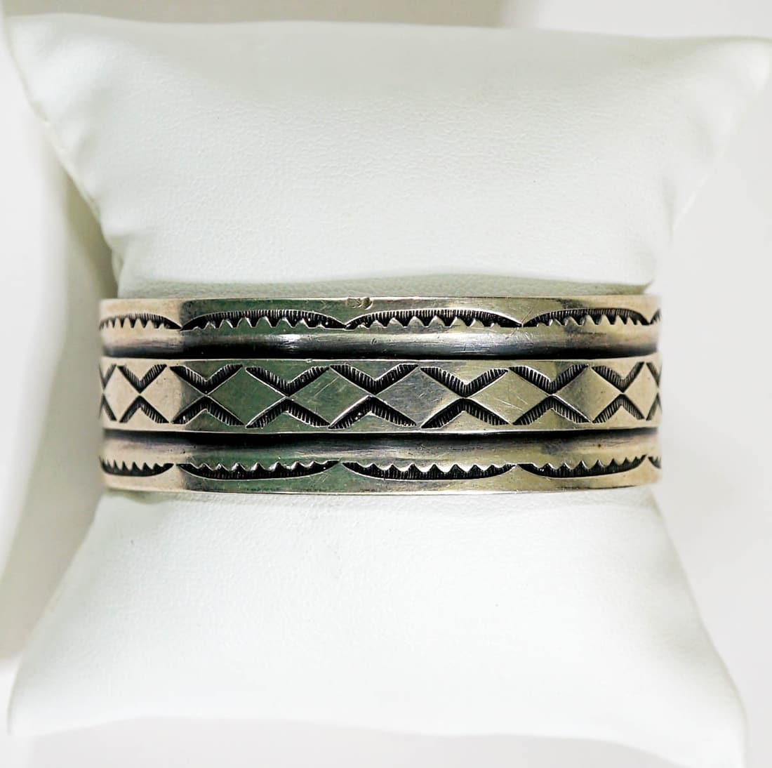 Vintage Southwest Fashion Cuff Bracelet (1 of 6)