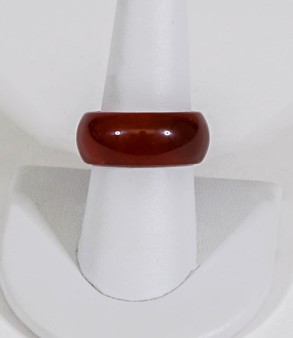 Chinese Carnelian Ring Size 9: Chinese carnelian ring is approximately size 9. If lot is absent of a condition report one may be requested via email. Condition report is provided as an opinion only and is no guarantee as grading ca