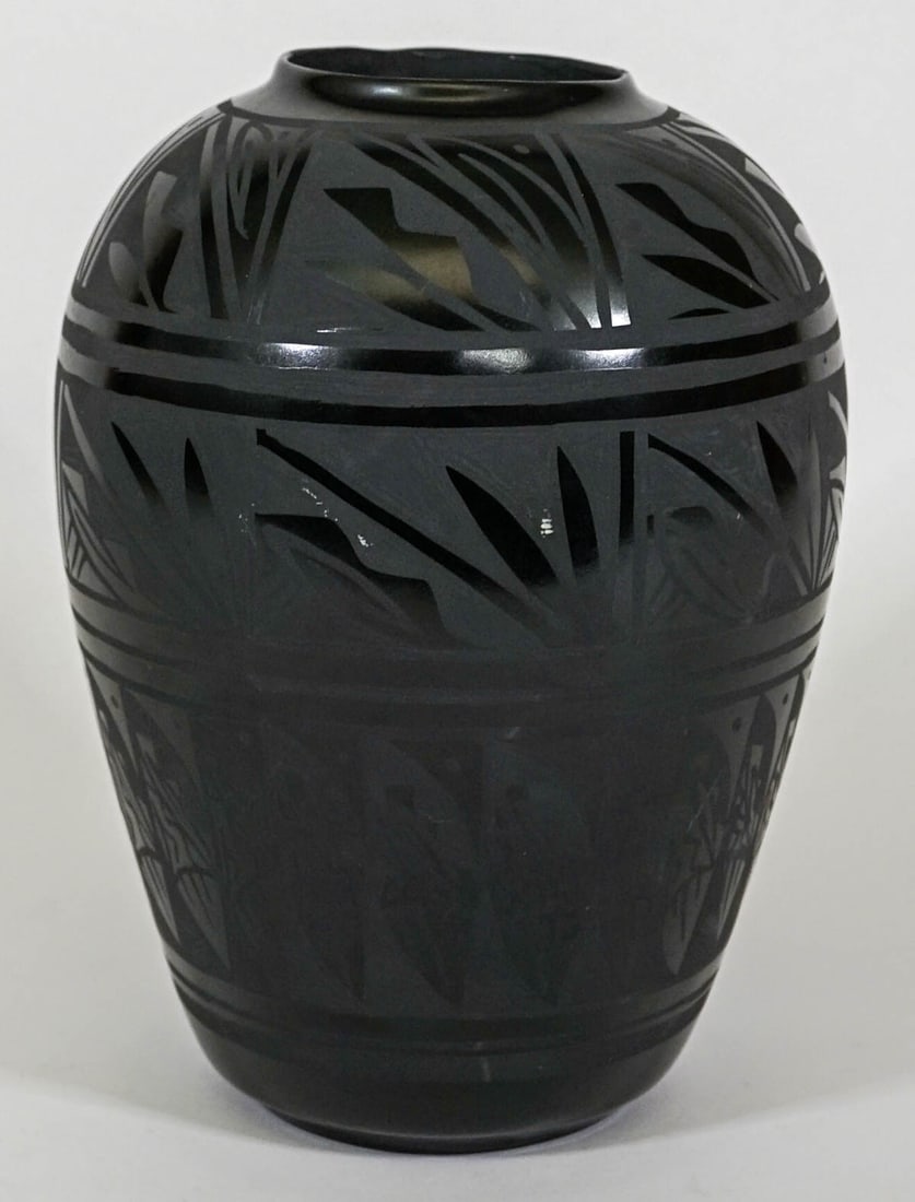 Marvin Blackmore Art Pottery Black on Black Vase (1 of 7)