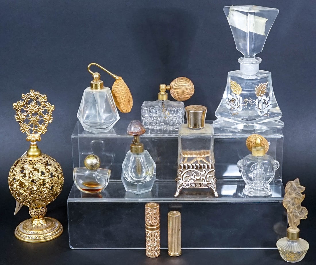(11) Estate Lot Perfume Bottles Gold (1 of 10)