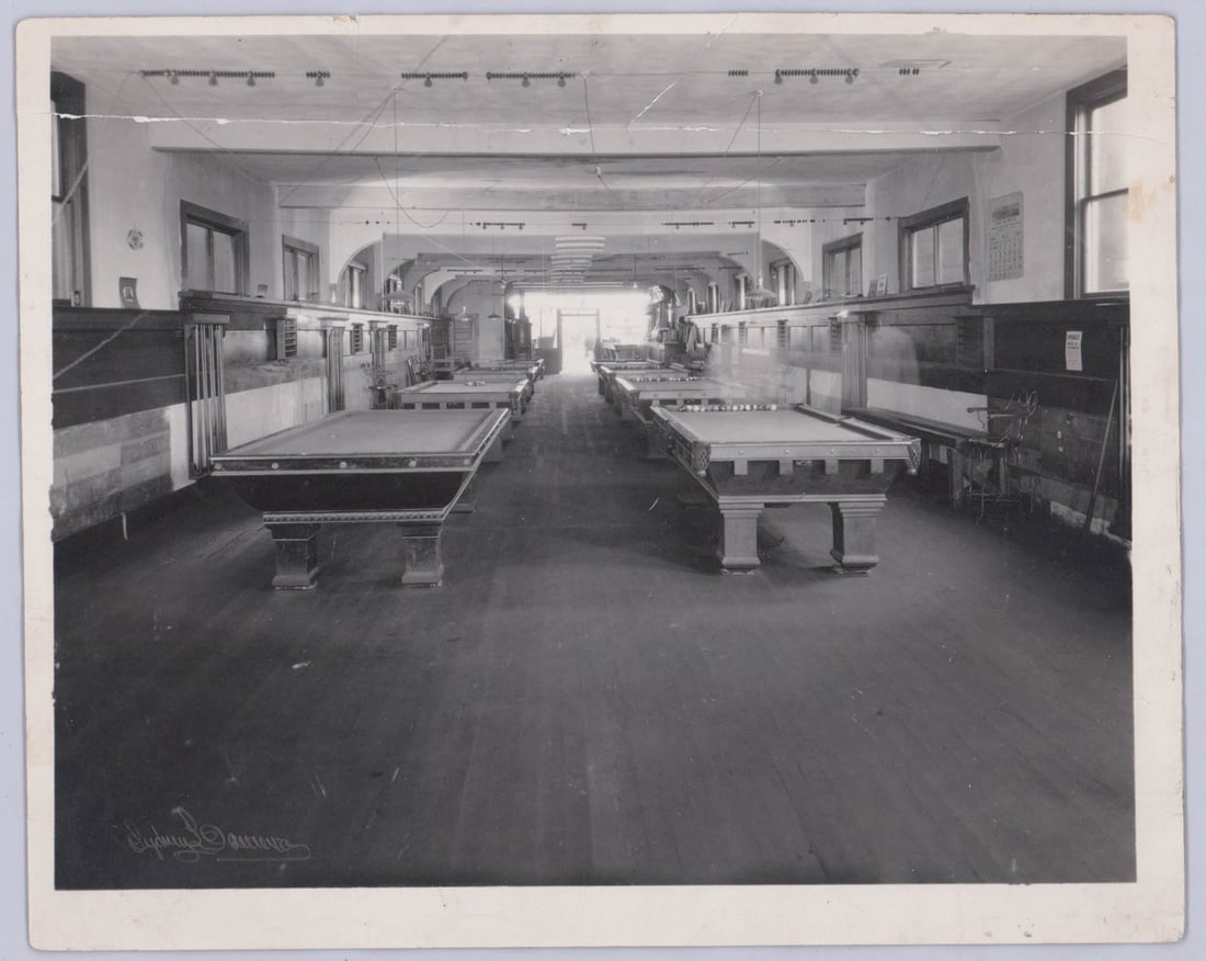 [Butte, Montana] Walker's Saloon & Billiards (1 of 3)