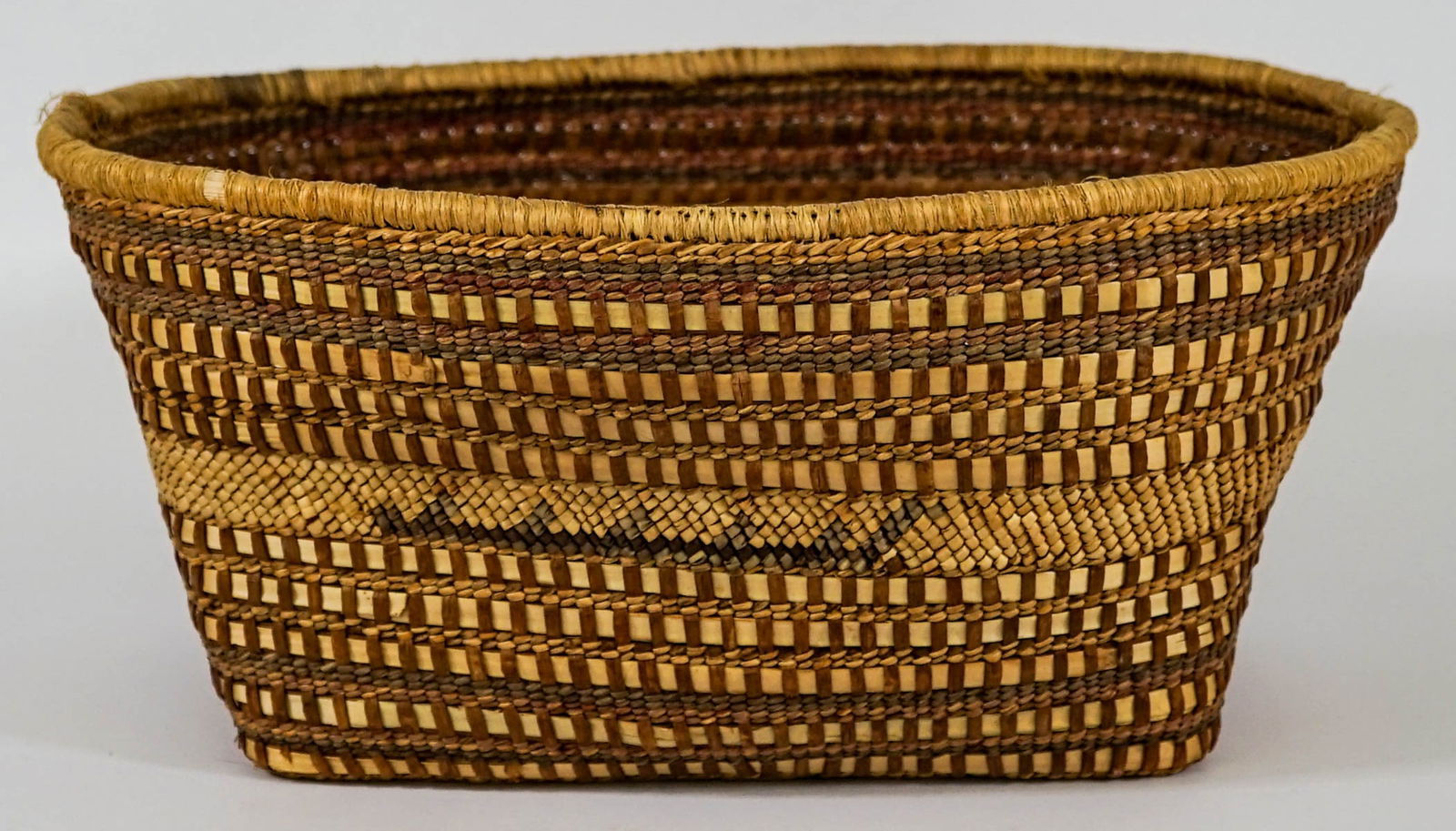 Large Makah Basket [Cedar Weave] (1 of 5)