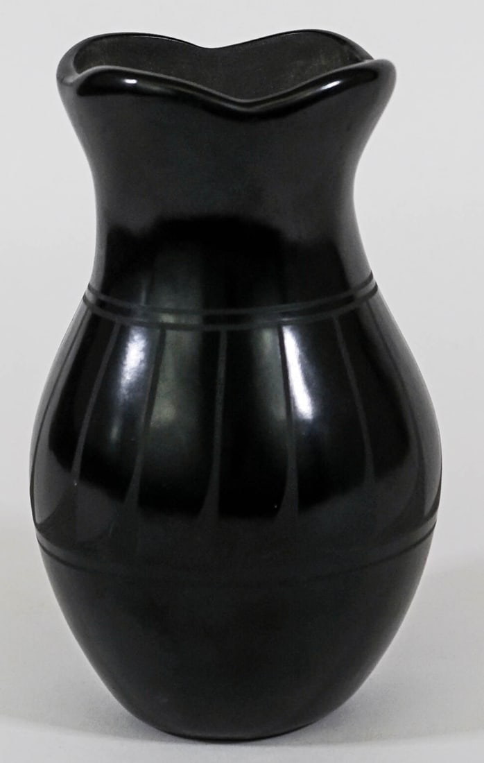 Adakai Navajo 6.5 IN Vase Signed [Blackware] (1 of 6)